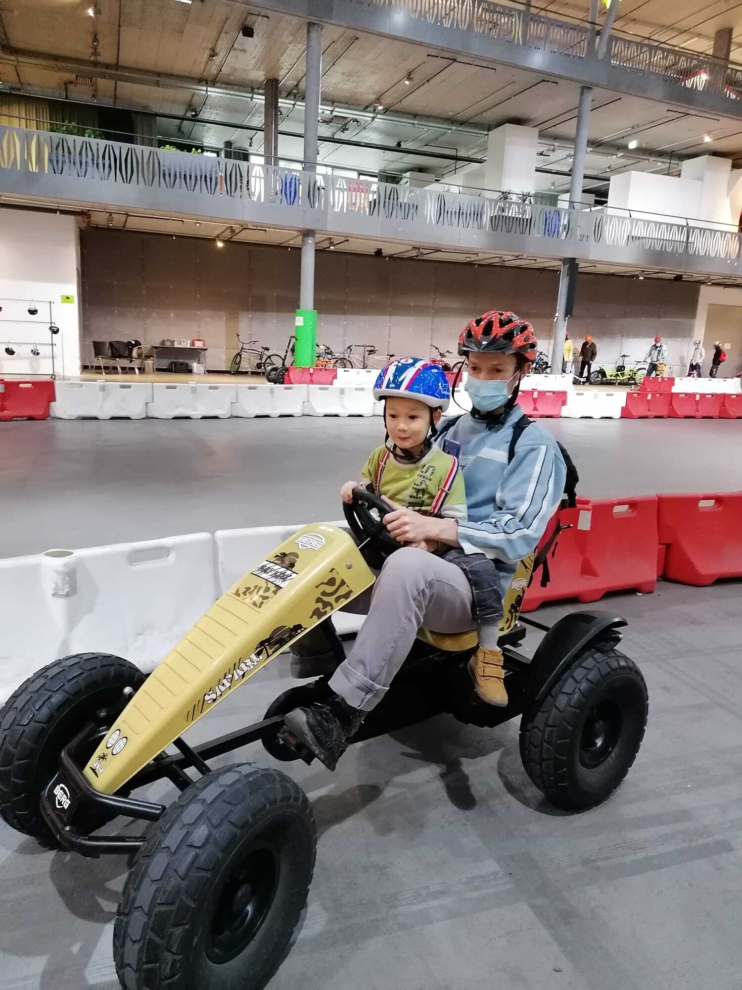 dff20925-dbf8-4062-8dbb-69c01b8da187